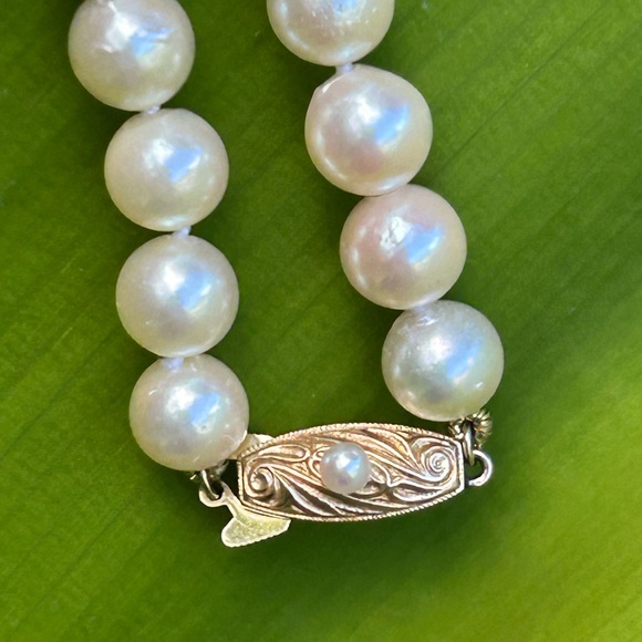 Vintage 14K yellow good clasp 
8.50MM Tasaki 21” Cultured Akoya Pearl Necklace - Picture 4 of 15